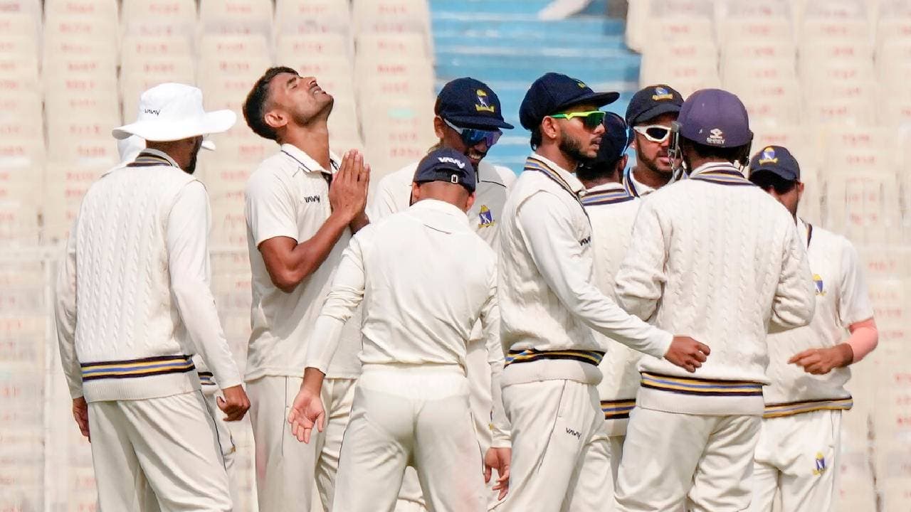 Bengal Eyeing seven points against railways in ranji