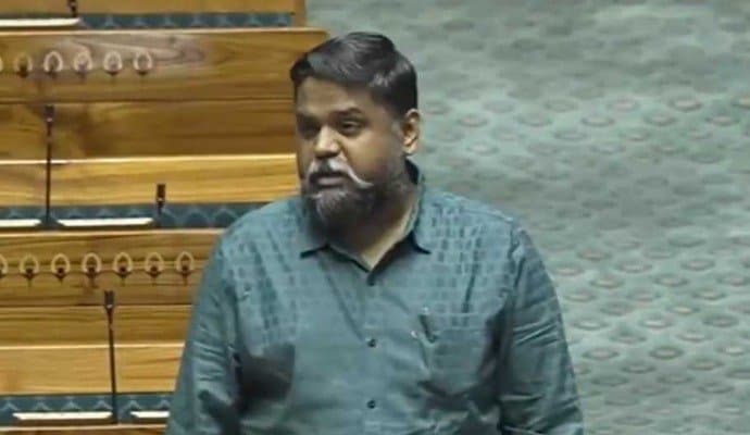 DMK MP DNV Senthil Kumar withdraws controversial Hindi states remark