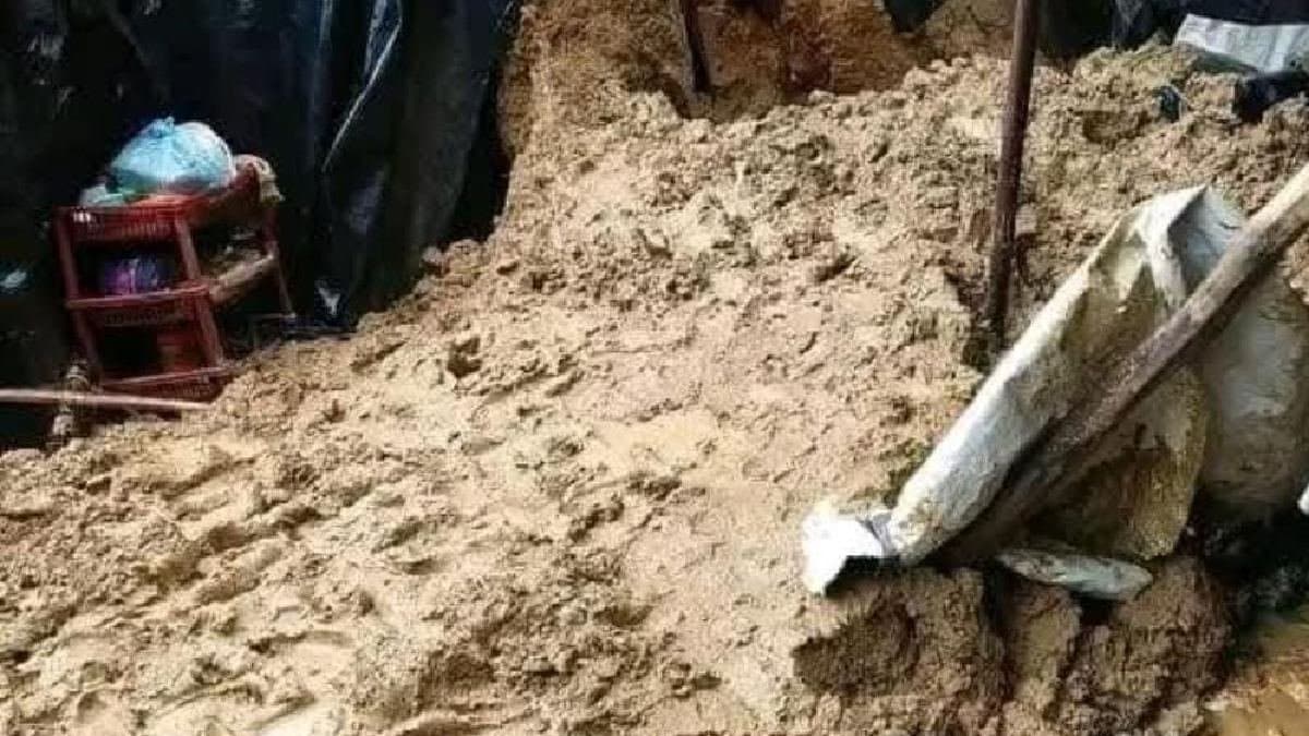 Couple found dead in Diamond Harbour due to house wall collapsed