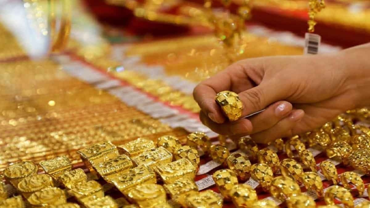 Gold Price Big Changes Today Check 22 and 24 Carat Gold Price on 20 April