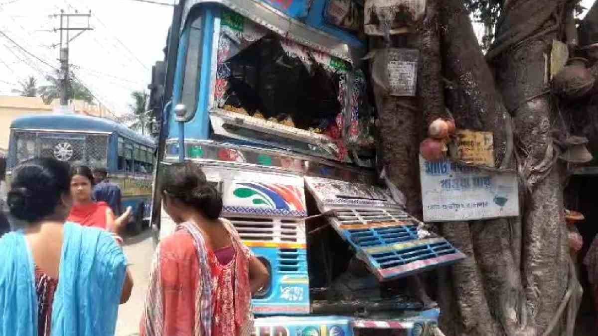 Bus accident at satgachia south 24 parganas