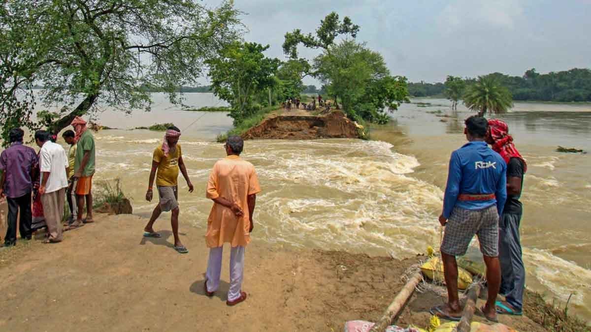 two dies in flood like situation in bengal gnr