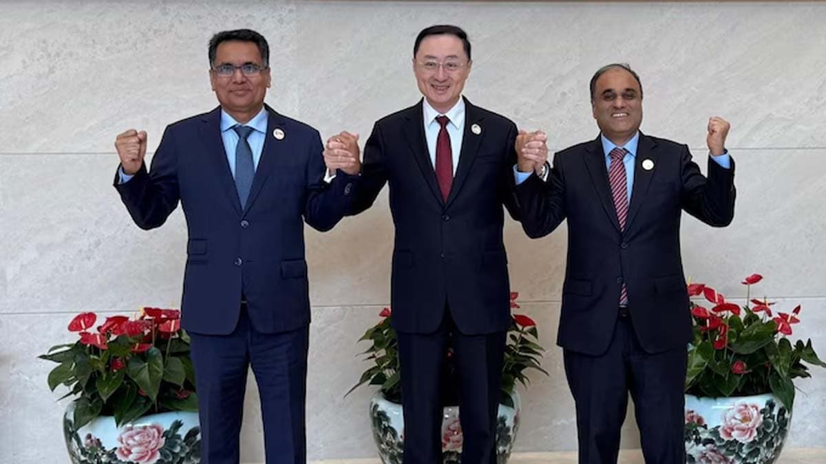 China holds first trilateral meeting with Pakistan and Bangladesh at Kunming