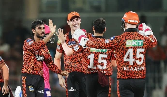 SRH-RR: বাংলার শাহবাজের ঘূর্ণিতে জয়, ফাইনালে নাইটদের মুখোমুখি সানরাইজার্স