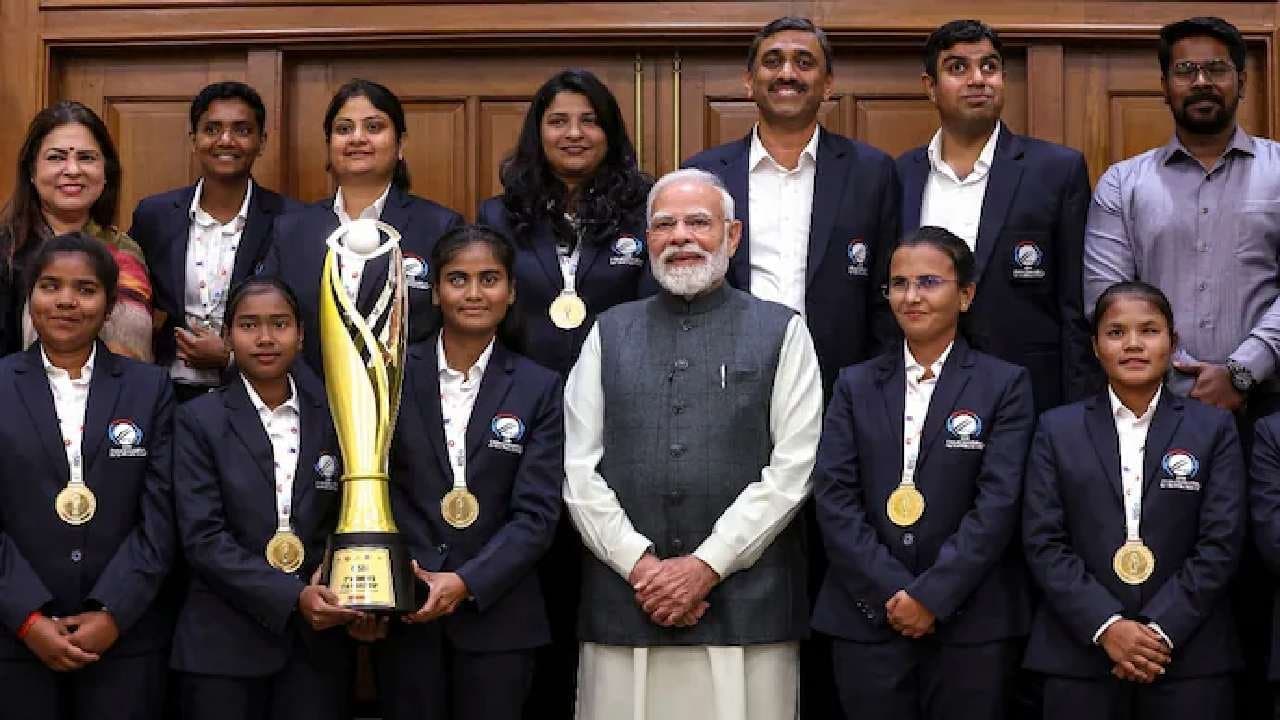 PM Modi meets Indian blind women s cricket team after historic T20 World Cup triumph