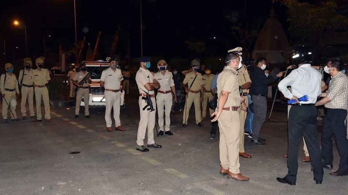 Woman Bleeds To Death After Sex in front of Boyfriend in Ahmedabad gnr 