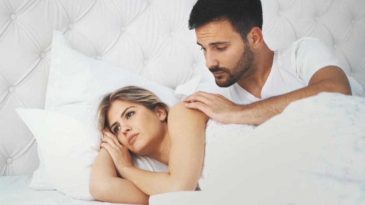 husband and wife should not share towel to avoid Tinea Pedis infection