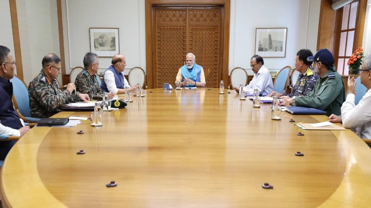 Prime Minister Modi holds a high-level meeting 