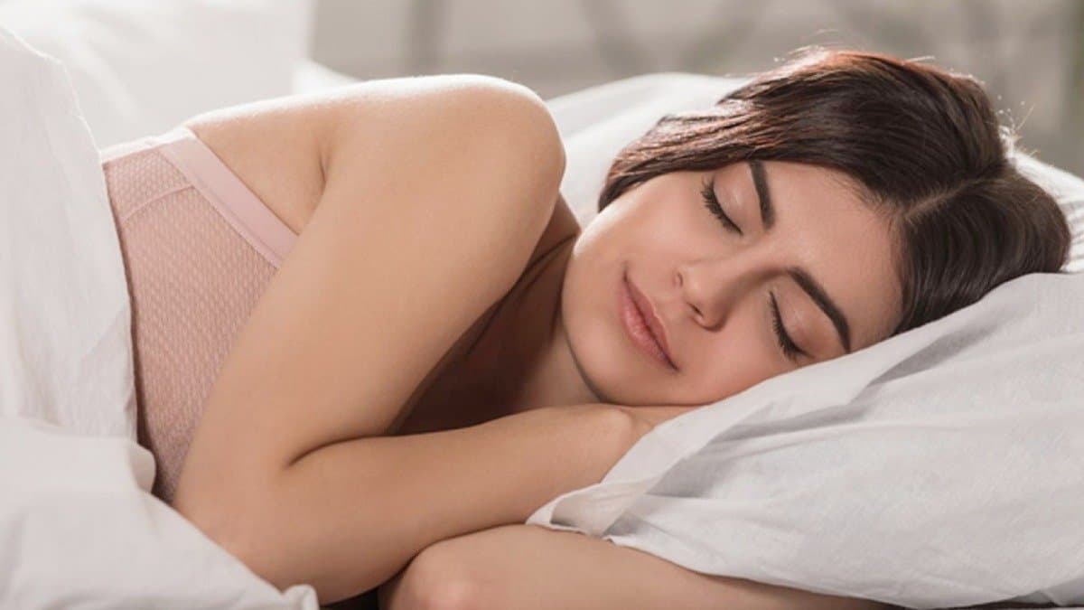 Drinking milk at night has incredible health benefits