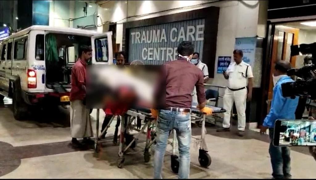  10 killed in garden reach accident