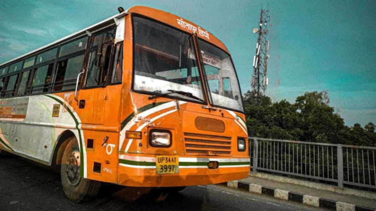 Man, 45, Falls To Death While Spitting Paan From Moving Bus In UP gnr 