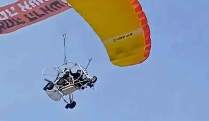 Israeli protesters paraglide over  Netanyahu’s house