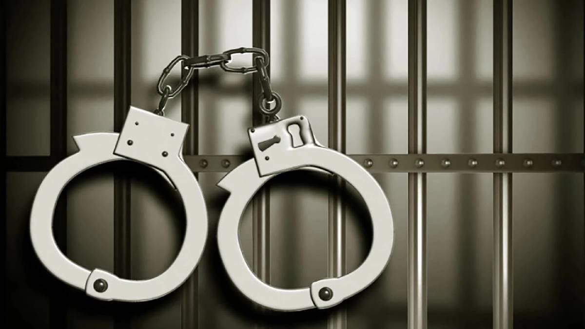 four persons arrested for running betting racket during IPL tournament 