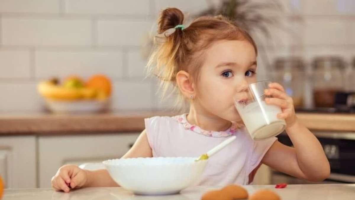 this home made natural powder can prevent eye sight  problem of your child and make strong immunity also lif