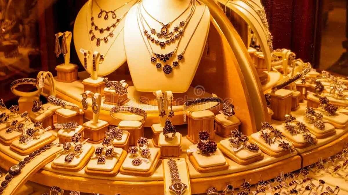 Gold Price Big Fall Today Check 22 and 24 Carat Gold Price on 30 June