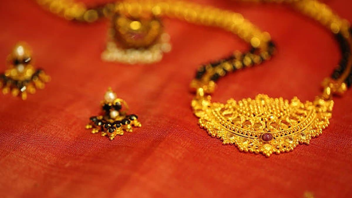 Gold Price Gold Rate in India Today Drops Check 22 Carat Gold Price in top cities on 18 March
