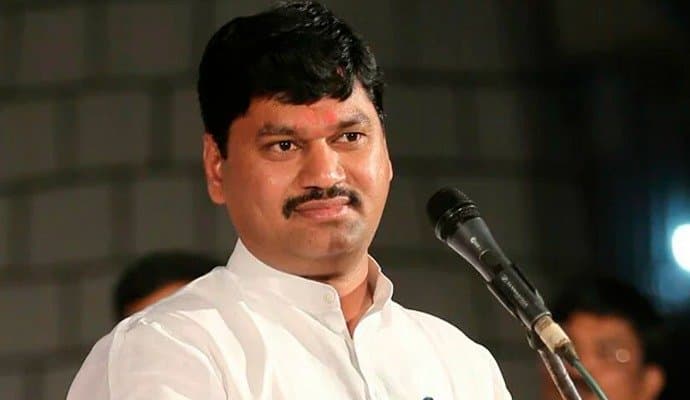 Maharashtra minister Dhananjay Munde tests Covid positive