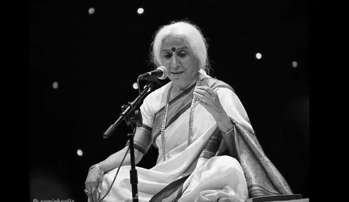 Classical Singer Dr Prabha Atre dies at 92 due to cardiac arrest! 