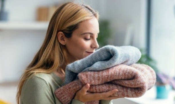 try these all tricks for removing bad smell of blankets for those were kept in wardrobe for many months ago lif