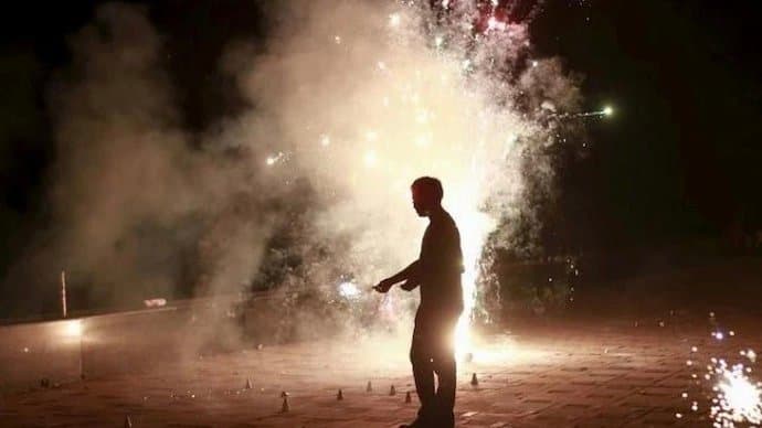 Tamil Nadu reports one death and 544 injuries in 150 fire accidents on Deepavali gnr 