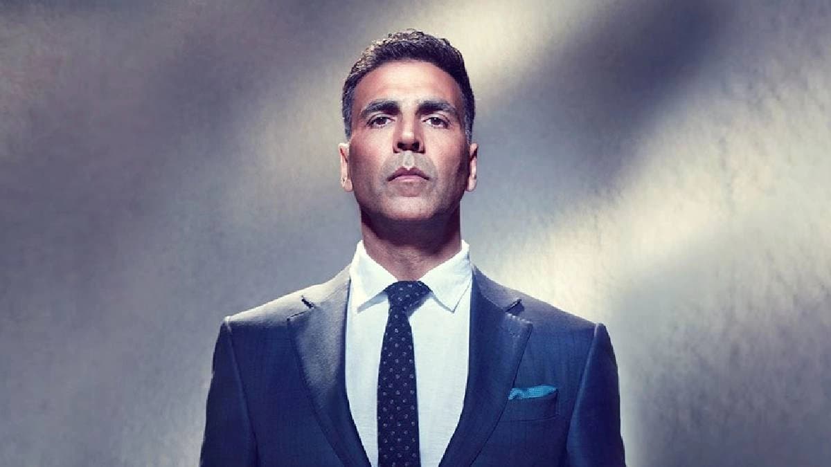 Bollywood actor Akshay Kumar Loses Cool in London Over a Fan 
