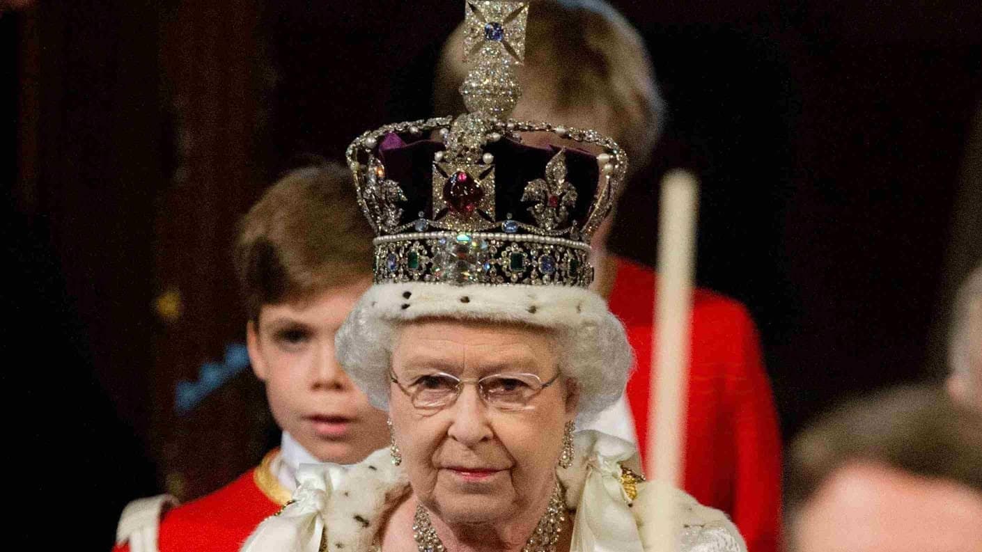 King Charles Reveals Queen Elizabeth Wore The Crown At Bath Time gnr