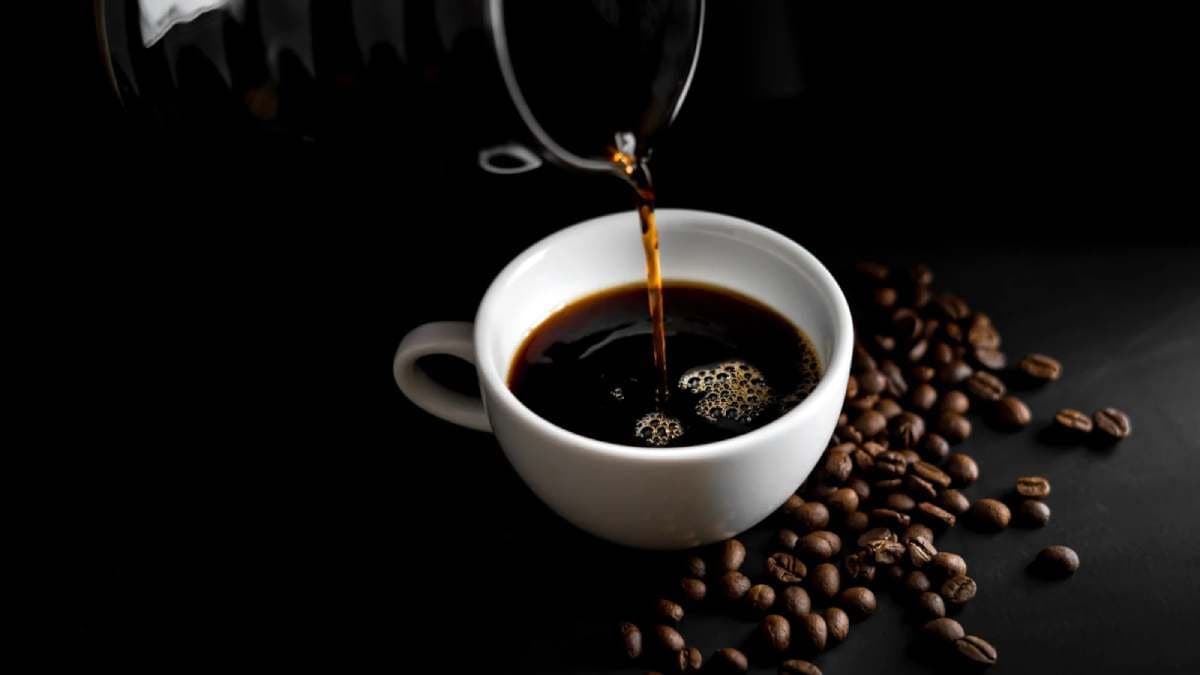 Pros and cons of drinking black coffee everyday