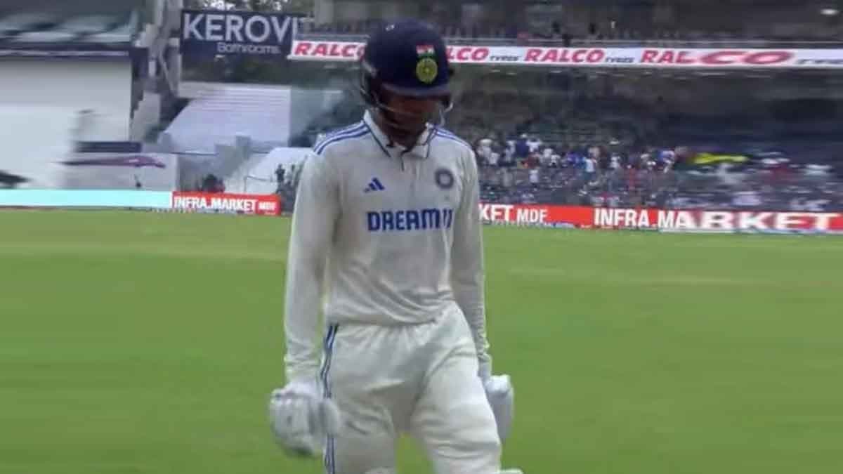 Internet Roasts Shubman Gill After Duck In 1st Test vs Bangladesh spt