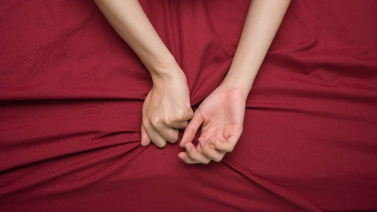 Woman catches extra marital affair of husband and mother in law