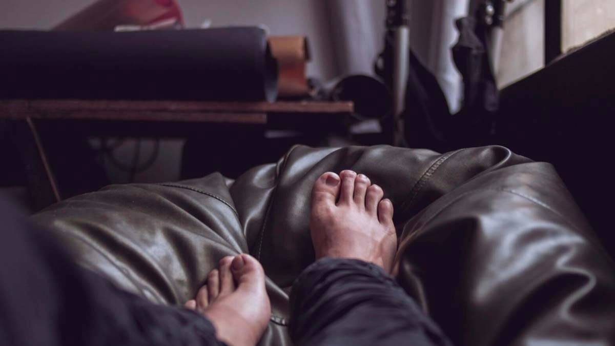 What was the end result of the thief who stole into the home of the householder and fell asleep 