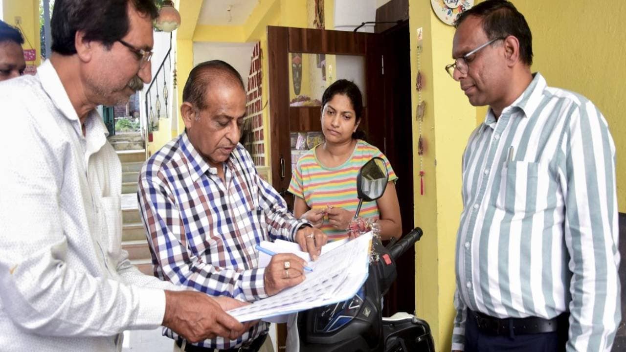 Madhya Pradesh BLOs are linked with BJP RSS