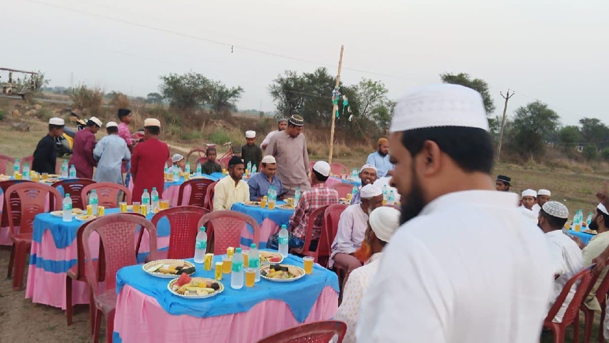 Example of communal harmony in Murshidabad priests and Brahmins organize Iftar for Muslim brothers