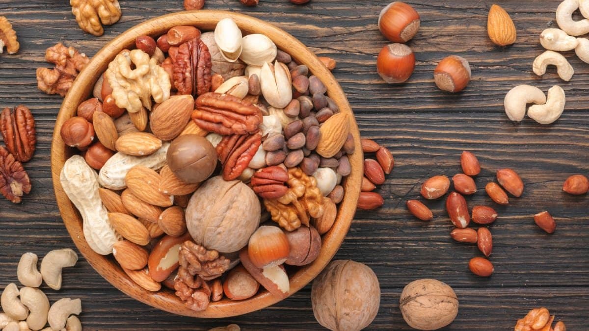 peanuts have many health benefits including controls cholesterol level and strengthen the bone density also lif 