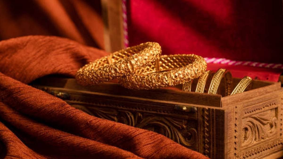 Gold Price Today Huge Change In One Day Check 22 and 24 Carat Gold Price on 8 August