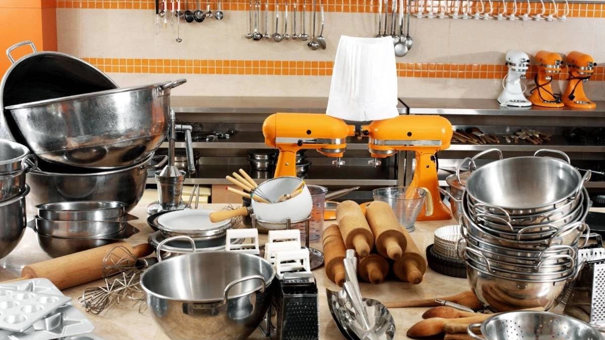 Gastroenterologist shares 3 everyday household items to throw away immediately