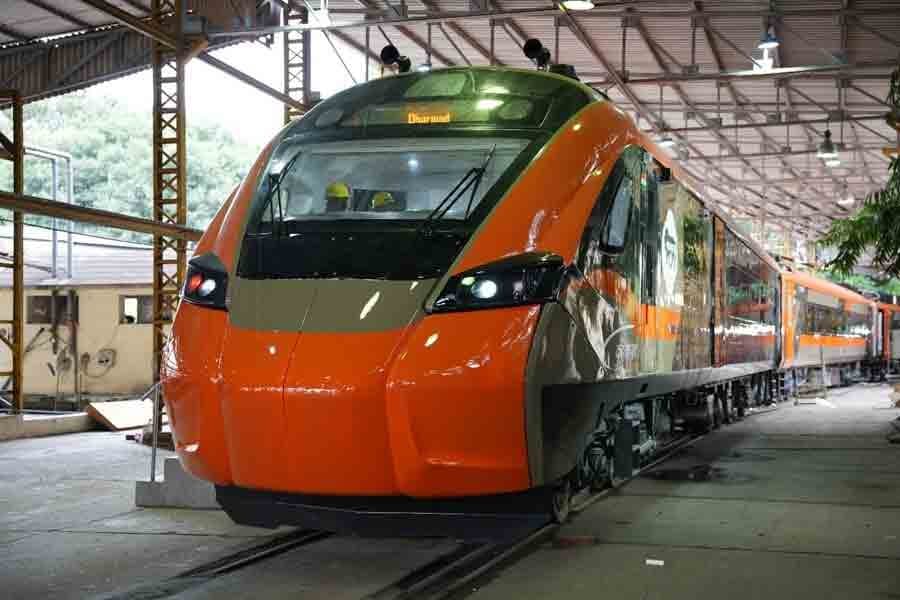 Vande Bharat: বন্দে ভারত স্লিপারের ছবি প্রকাশ করলেন অশ্বিনী বৈষ্ণব, ভাড়া কত? 