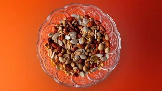 What is right way to eat dry fruits for maximum nutrition 