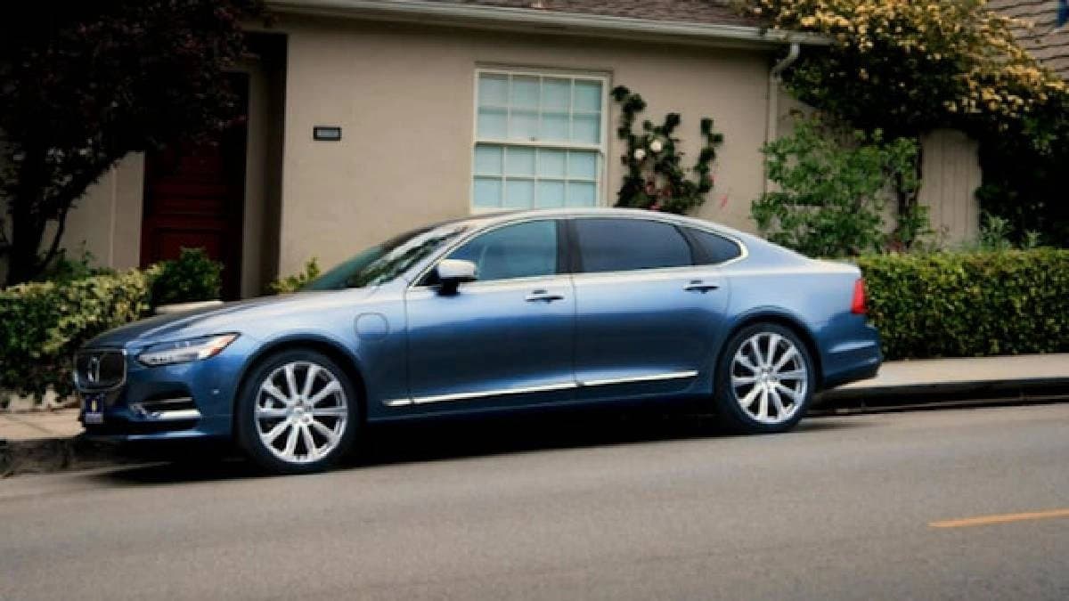 Man Leaves 4 Kids In Car Without AC To Visit  Store