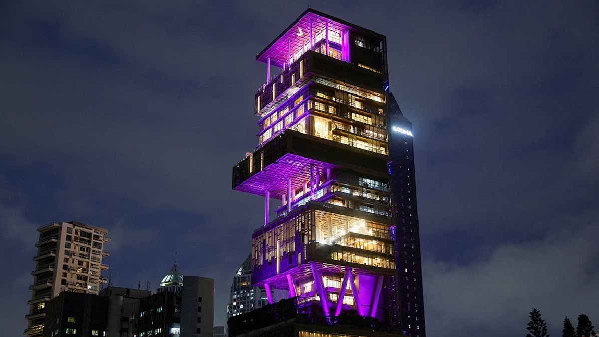 Mukesh Ambani and Nita Ambani live in world most expensive home Antilia