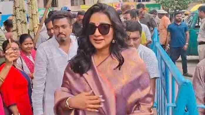 TMC MLA Actress Sayantika Banerjee At Mahesh on Rath Yatra 