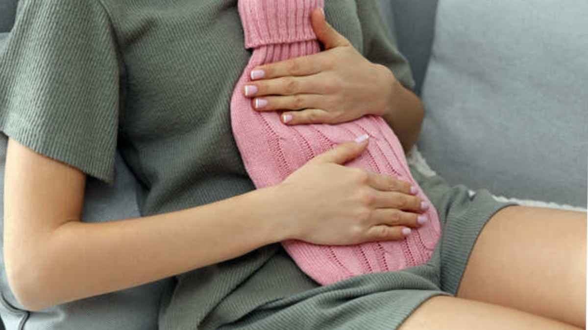 পিরিয়ডে রক্তস্রাব কম বা তলপেটে ভারী ভাব? যন্ত্রণায় নাজেহাল হলে বাজারচলতি ওষুধ নয়, ঘরোয়া এই পানীয়তেই হবে সুরাহা