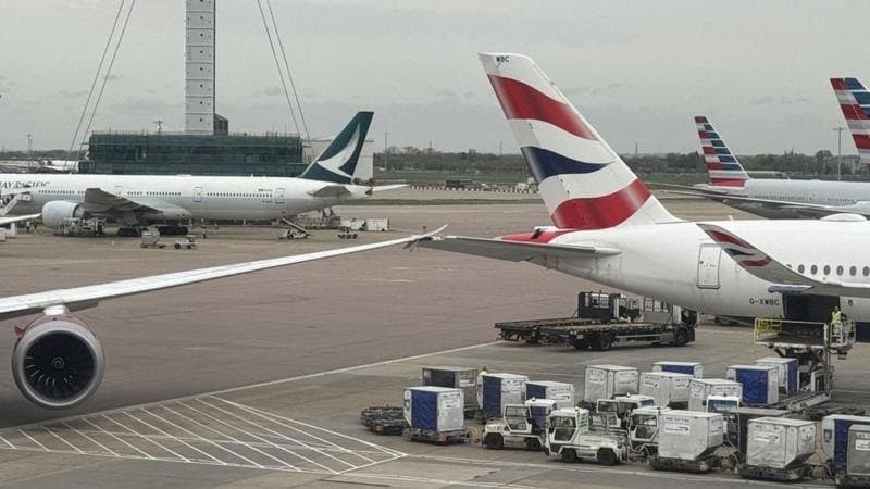  2 Planes Graze Each Other At Heathrow Airport 