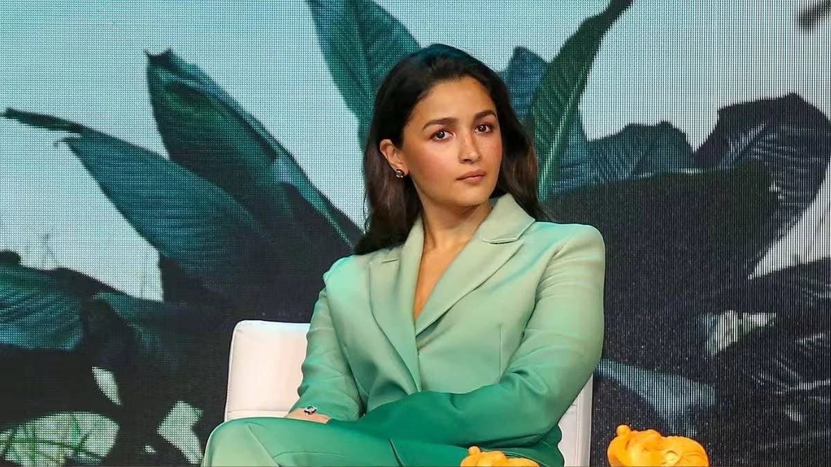 Bollywood actress Alia Bhatt loses her cool at paparazzi and slams them as they follow her