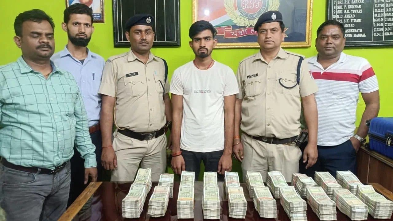 Huge amount of cash rescued from Kolkata before loksabha election