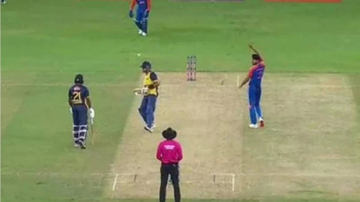 Umpire explain Why Was Dasun Shanaka Given Not Out In Super Over Despite Run Out