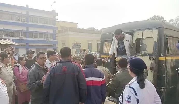 6 BJP workers arrested in Dankuni case