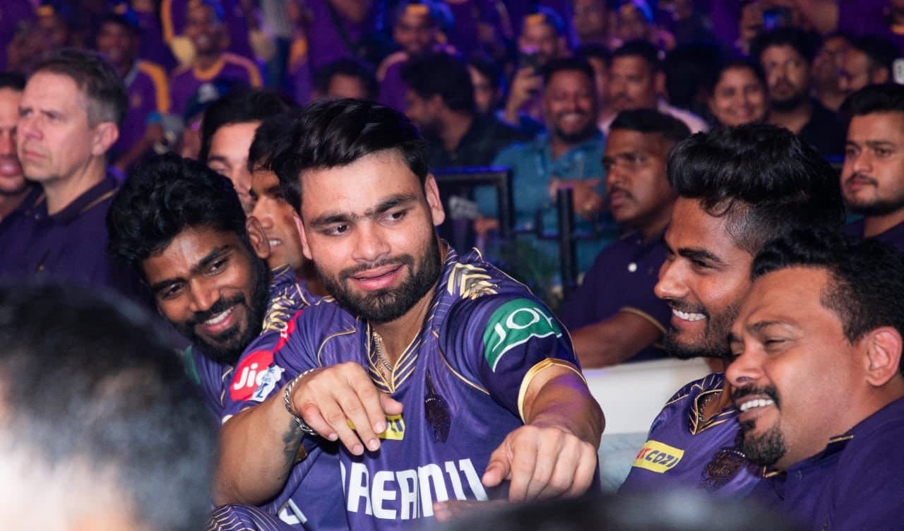 KKR: রিঙ্কুতে মজে কলকাতা, ঊষা উত্থুপের গানের তালে নাচ নাইট তারকার