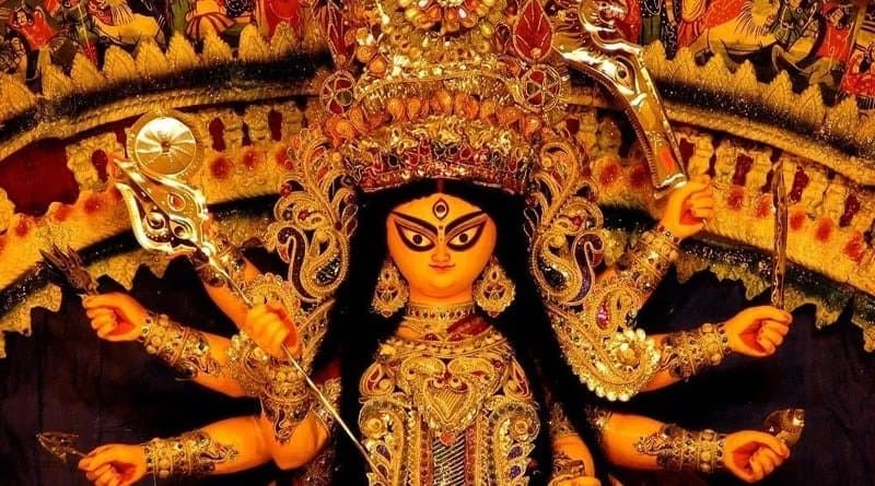 which colour to wear in sasthi to dashami to get blessings of durga 