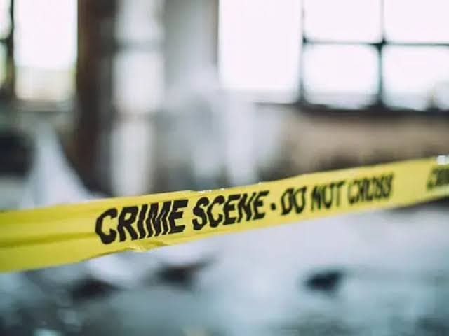 Two friends were playing mobile game, suddenly attacked by one, then gnr 