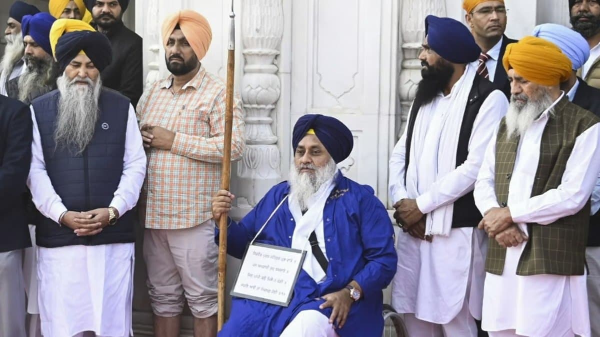 Man opens fire at Akali Dal's Sukhbir Badal gnr